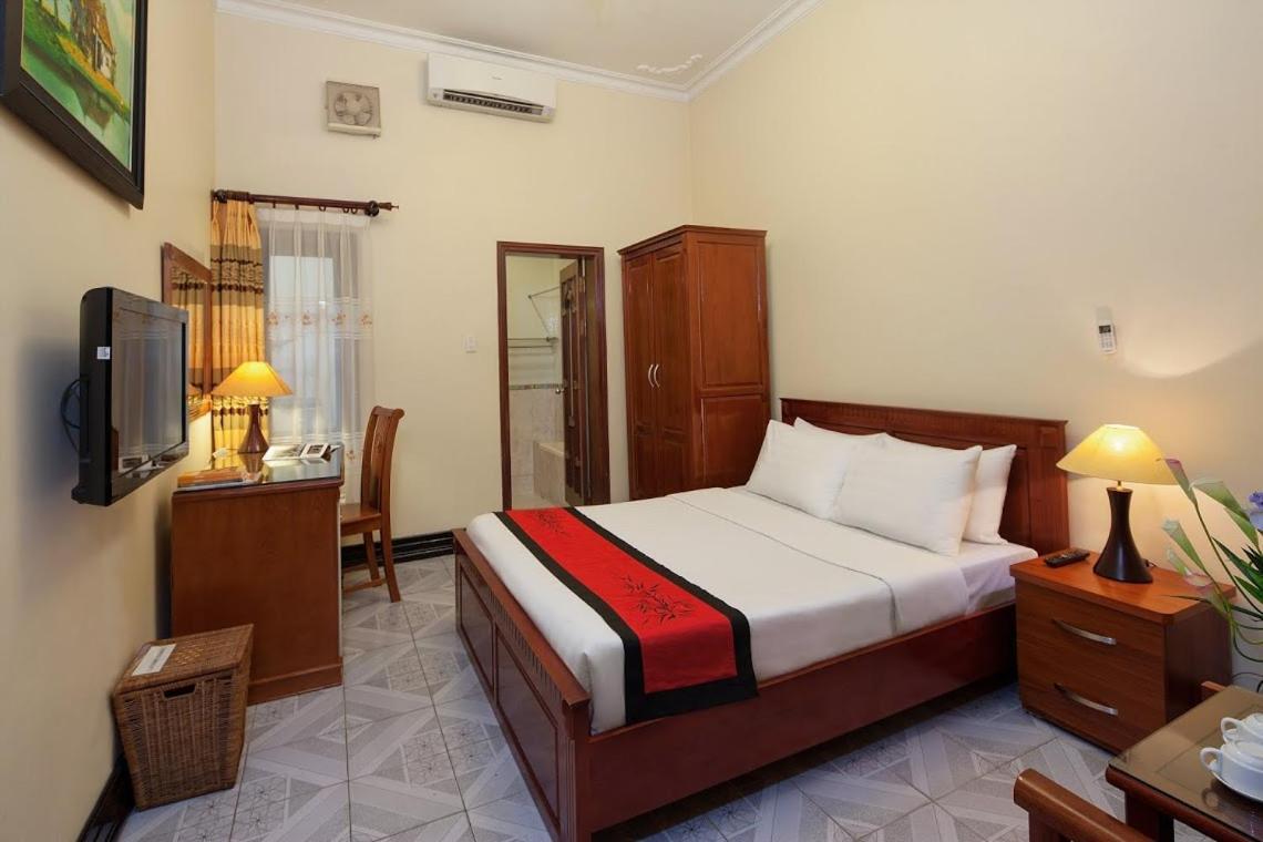 Lucky Central Hotel & Travel Ханой Екстериор снимка