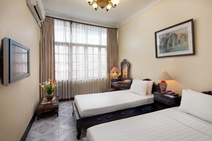 Lucky Central Hotel & Travel Ханой Екстериор снимка